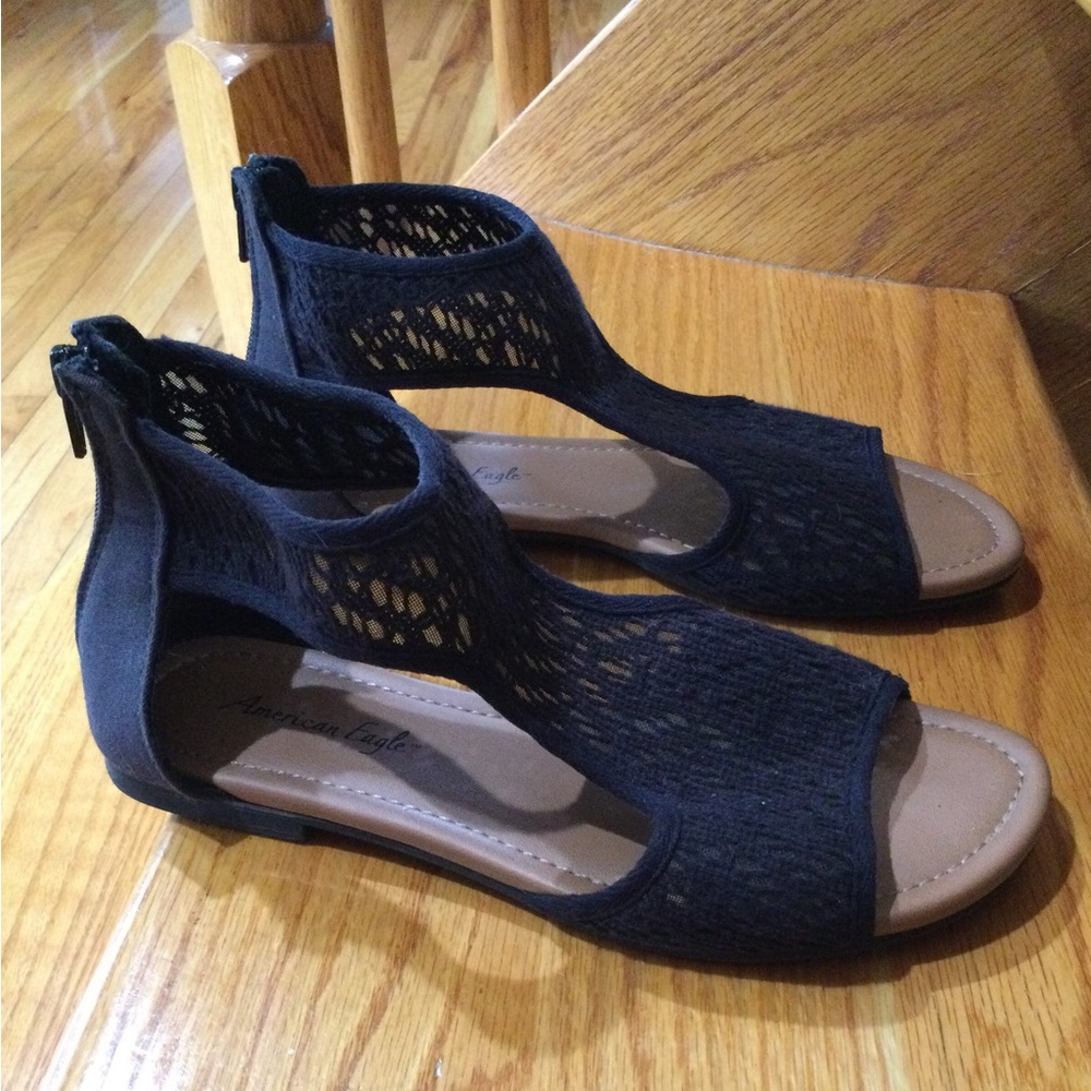 American Eagle Size 6 1/2 Black flat sandals with zipper back